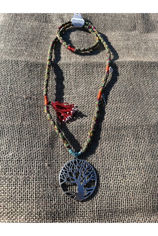 Style Tree Detailed Necklace