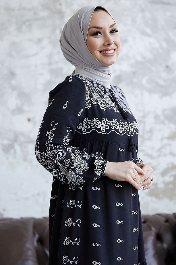 Selva Önü Püsküllü Desenli Viskon Elbise - Siyah - 3