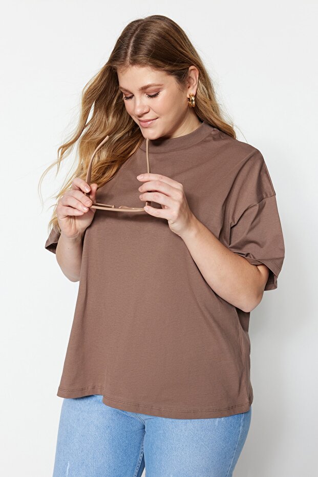 Kahverengi Yaka Ribanalı Geniş Kalıp Basic %100 Pamuk Örme T-shirt TBBSS23BF00017 - 2