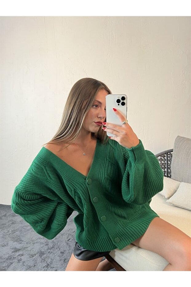 سترة صوفية فضفاضة منقوشة باللون الأخضر - 3