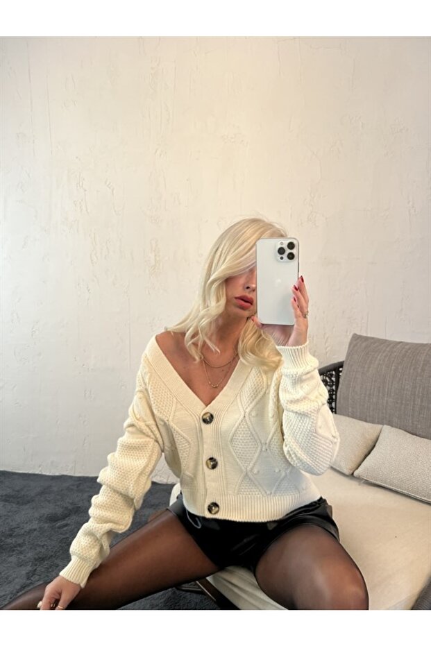 Triko Ponponlu Düğmeli Hırka Krem - 3