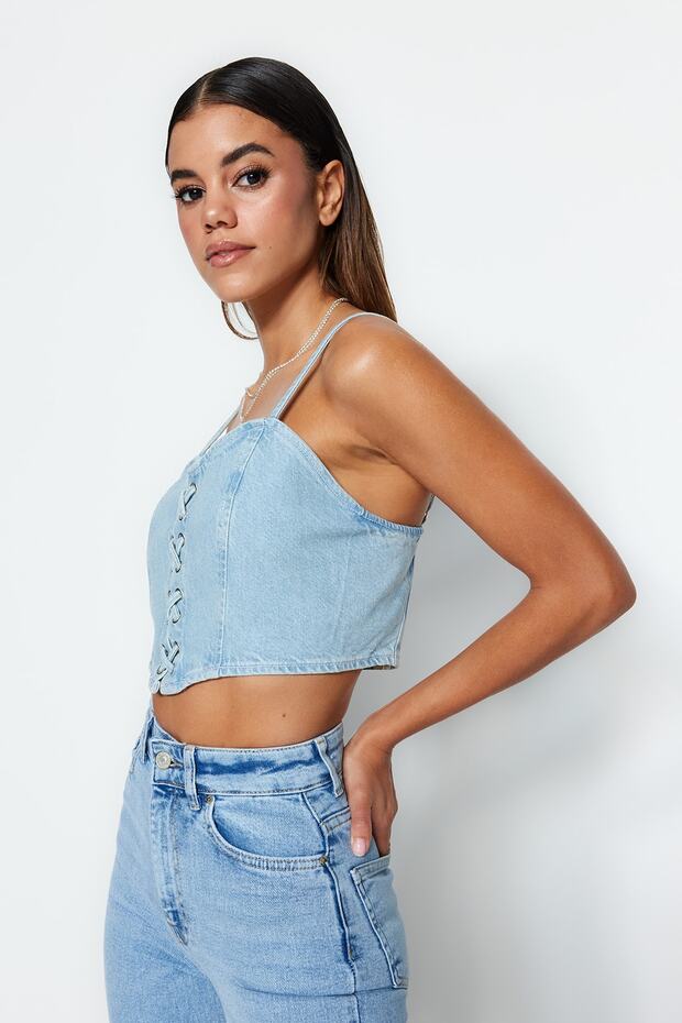 Mavi Kuş Gözü Bağlama Detaylı Kalp Yaka Fitted Crop Denim Büstiyer TWOSS23BS00010 - 2