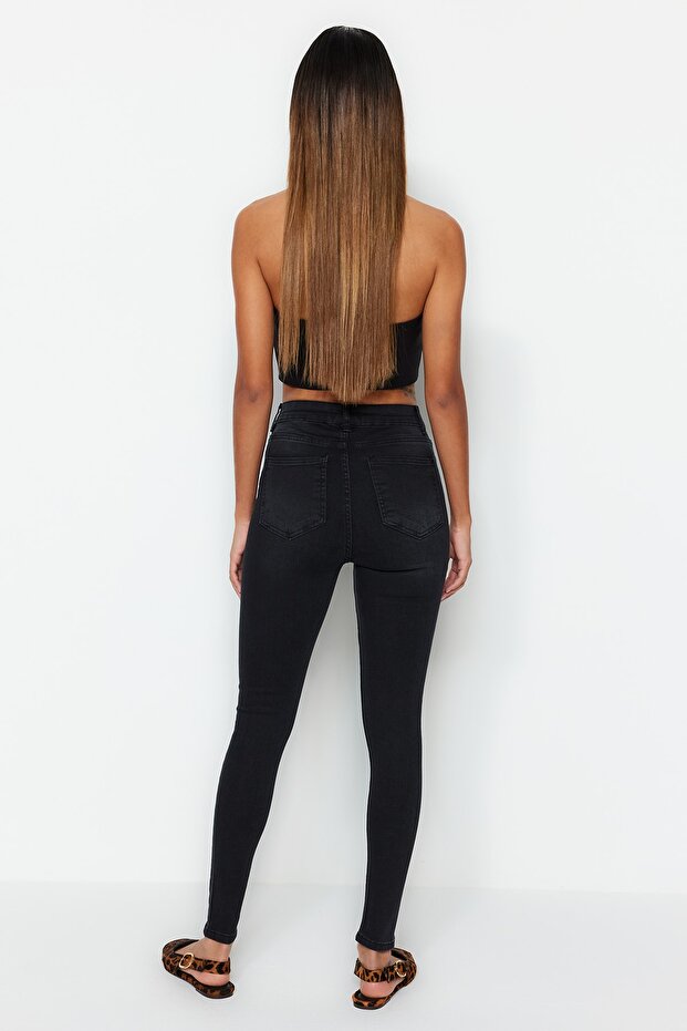 Siyah Vücudu Saran Yüksek Bel Ekstra Esnek Skinny Jeans TWOSS23JE00080 - 5