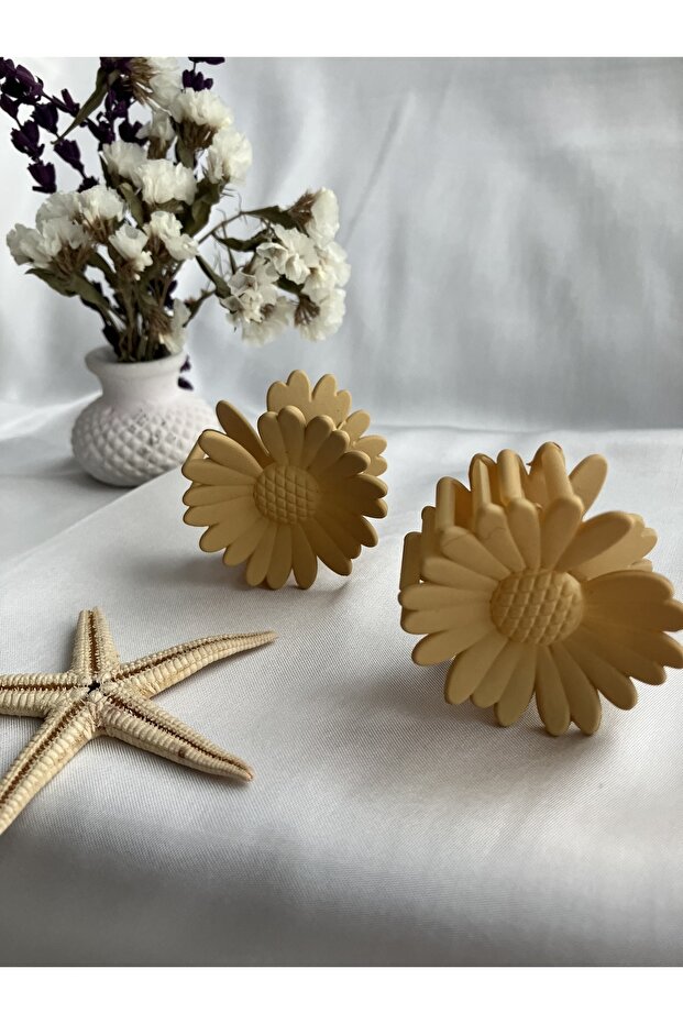 Daisy Shaped Latch - Buckle Single Set