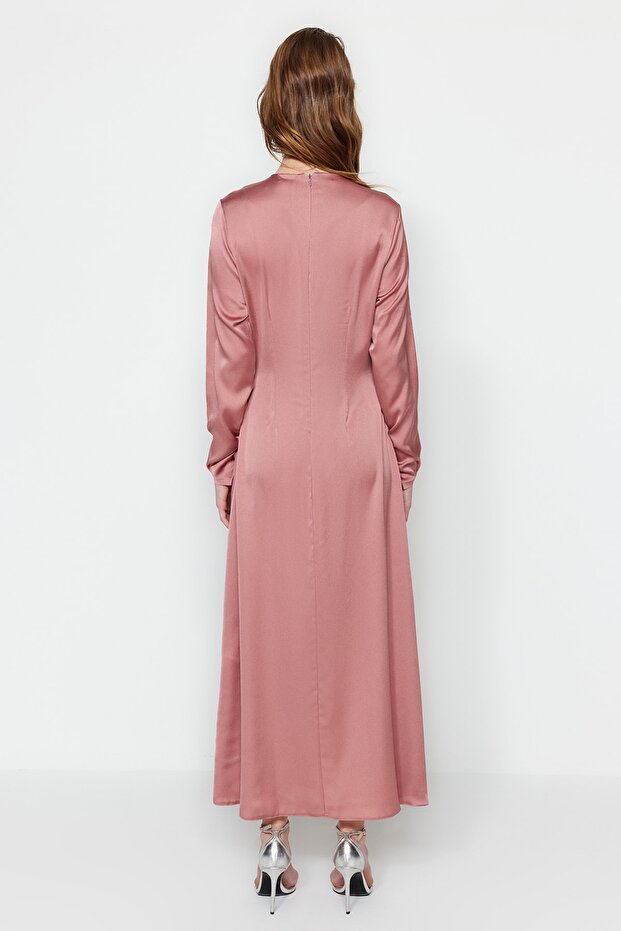 Abendkleid aus Satin mit getrockneten Rosen und Raffungen TCTSS23DB00012 - 5