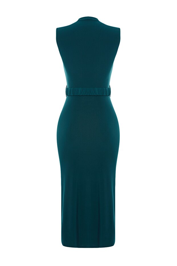 Zümrüt Yeşili Vücuda Oturan Kolsuz Drape Detaylı Kemerli Midi Esnek Örme Kalem Elbise TWOSS22EL0756 - 8