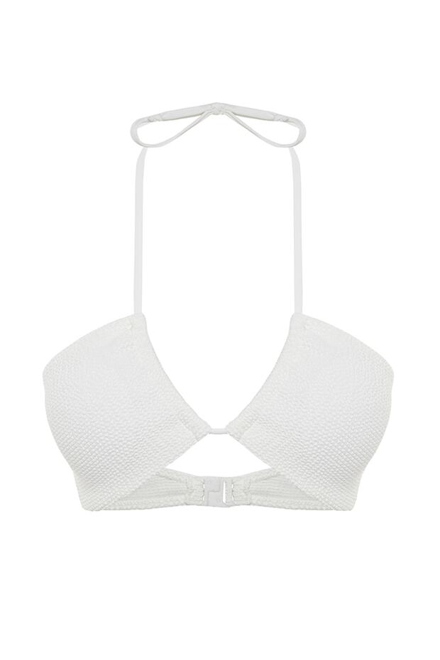 Beyaz Straplez Cut Out Detaylı Dokulu Bikini Üstü TBESS23BU00247 - 6