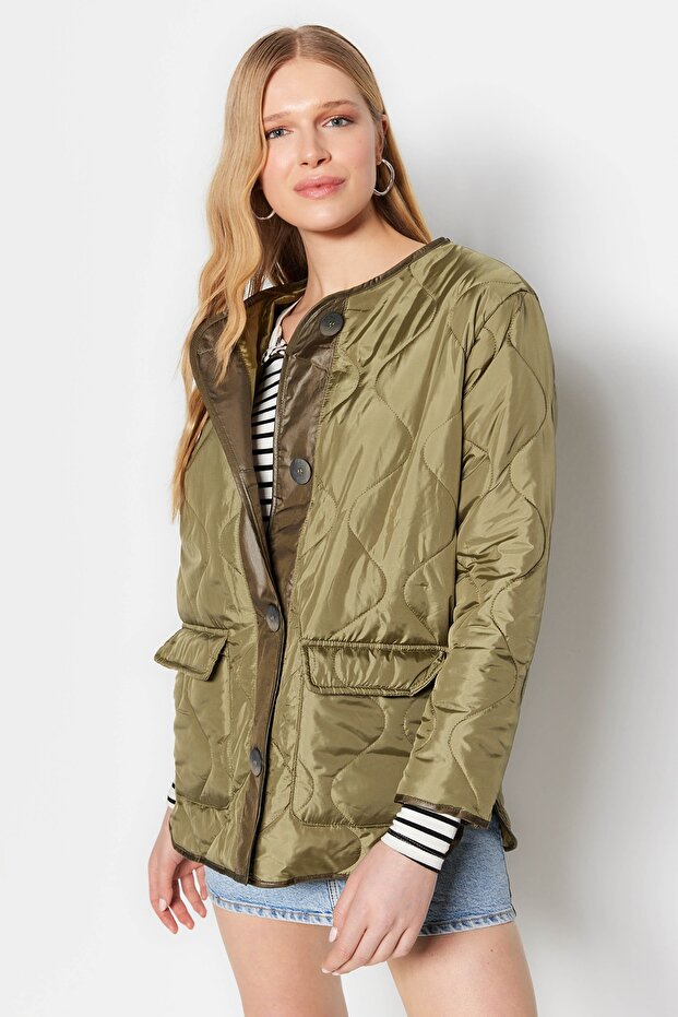 Wodoodporny, pikowany płaszcz w kolorze khaki TWOAW23MO00134 - 13