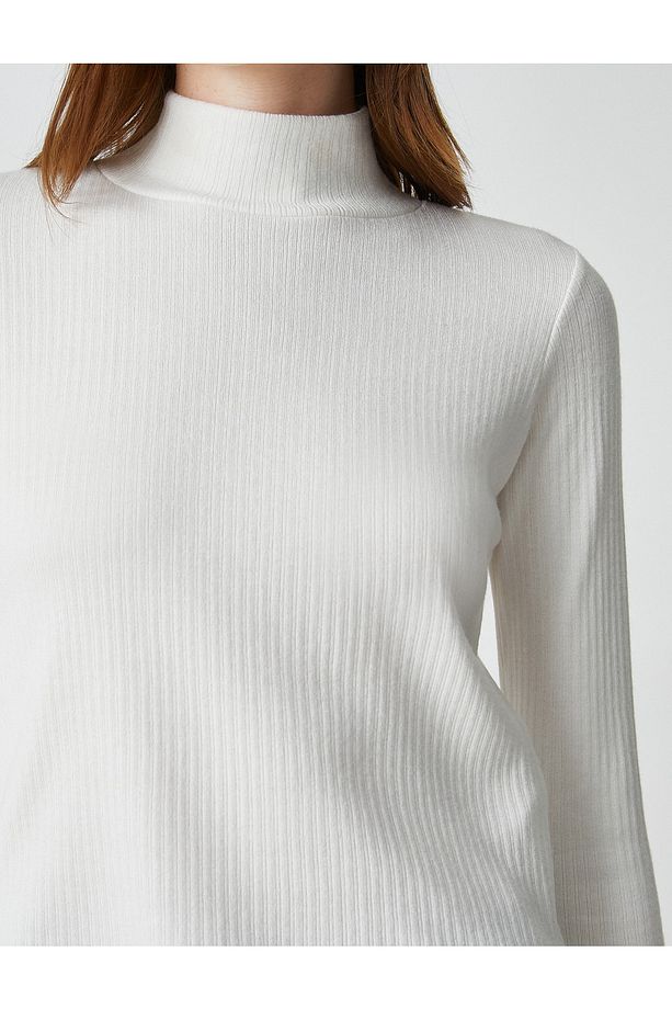 Şahika Ercümen X - Ribanalı Balıkçı Yaka Basic Tişört - 5