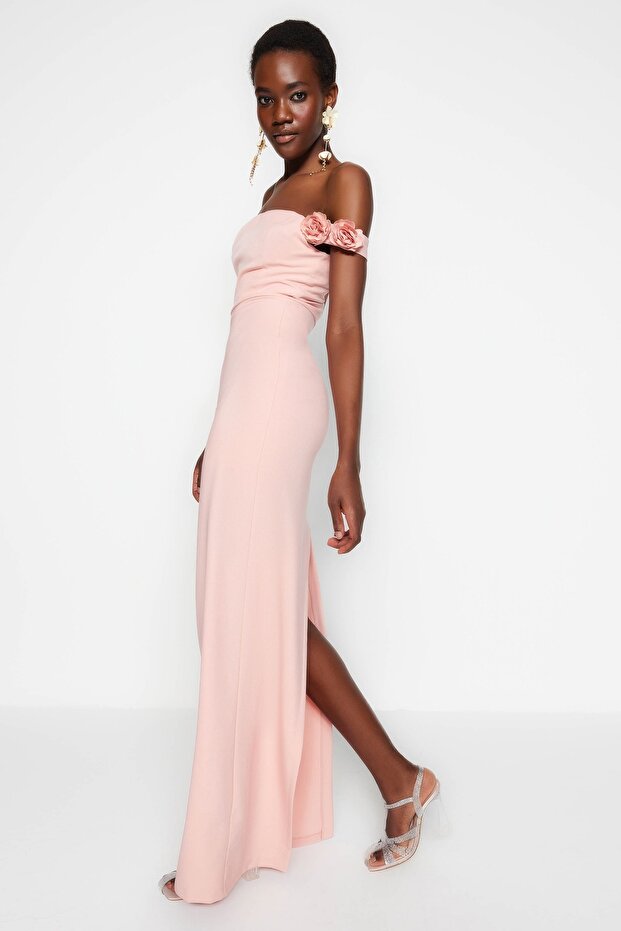 Szárított rózsával bélelt hosszú estélyi ruha szőtt kiegészítőkkel TPRSS23AE00044 - 2