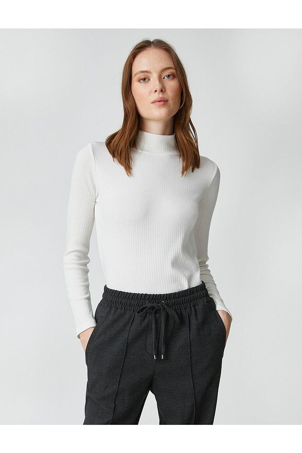 Şahika Ercümen X - Ribanalı Balıkçı Yaka Basic Tişört - 2