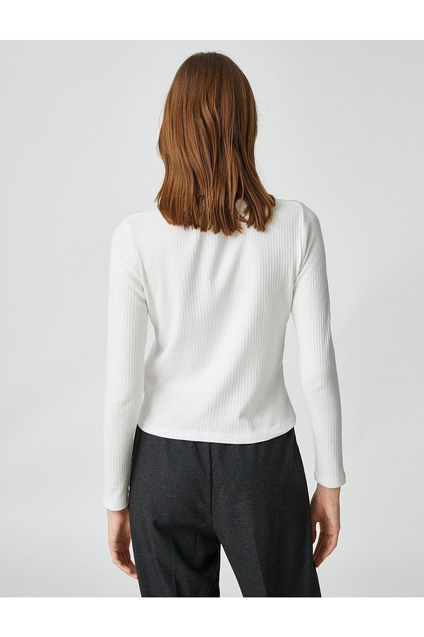 Şahika Ercümen X - Ribanalı Balıkçı Yaka Basic Tişört - 4