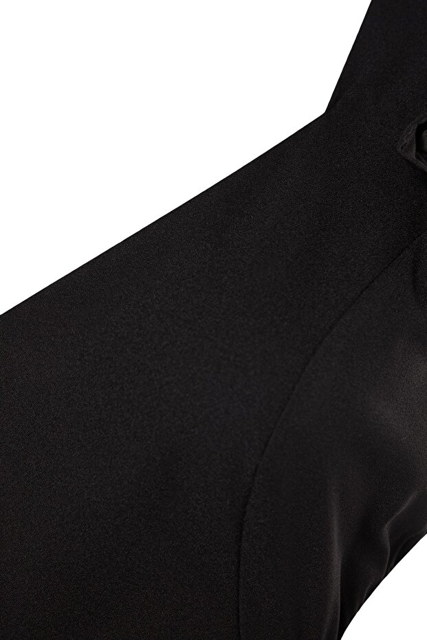 Siyah Cut Out Detaylı Askılı Dokuma Elbise TBBSS23AH00026 - 7