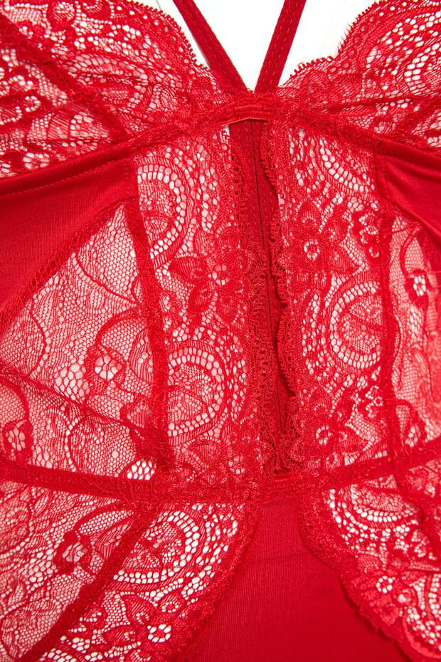 Kırmızı Biyeli Micro Esnek Örme Dantel Detaylı Büyük Beden Bodysuit TBBSS23CS00000 - 7