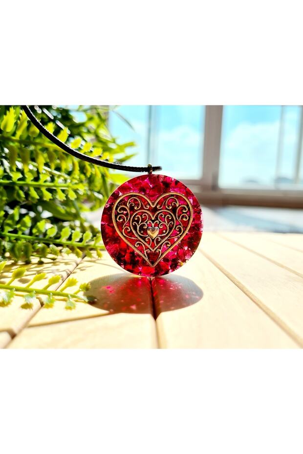 Red Garnet Heart Figure Orgonite Necklace (HAND MADE DESIGN PRODUCTS)