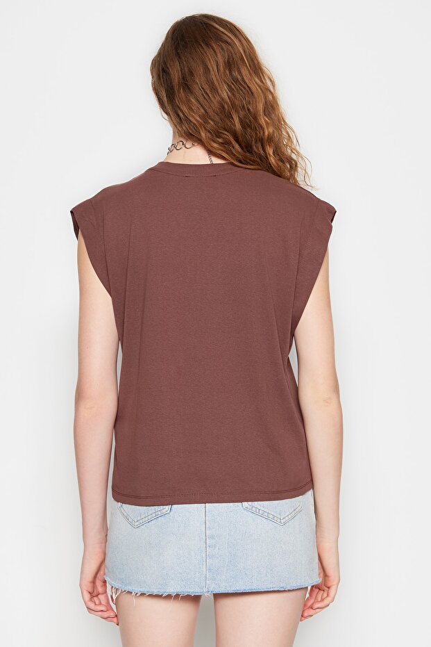 Kahverengi %100 Pamuk Vatka Görünümlü Basic Bisiklet Yaka Örme T-Shirt TWOSS20TS0021 - 6