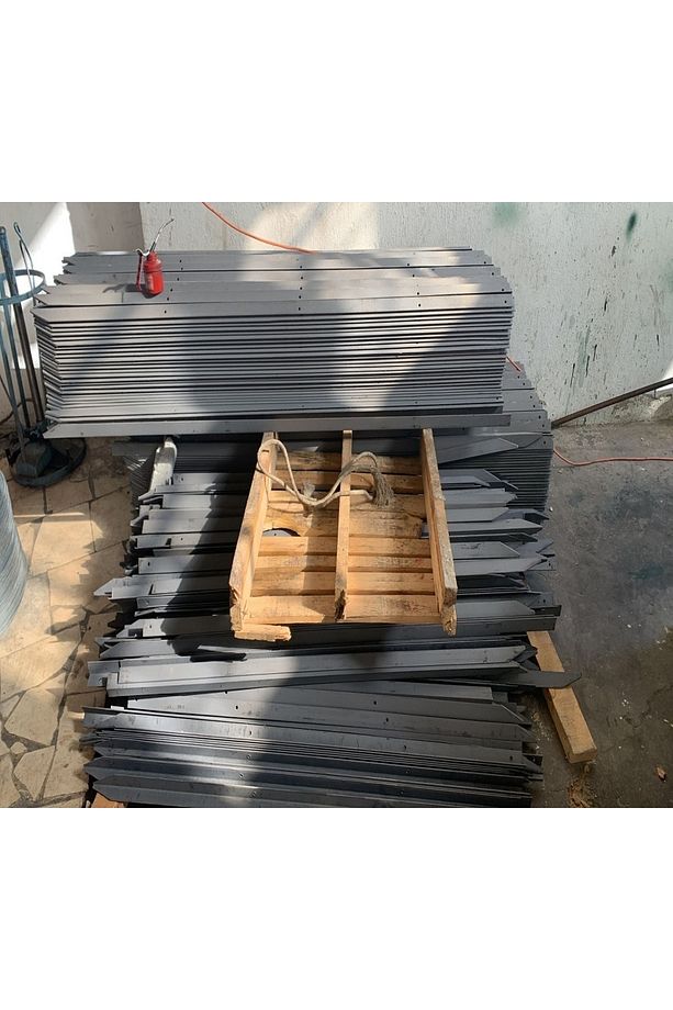 10 Adet - 200 Cm 40x40x 3mm Bahçe Çit Direği Köşebent Direk Antipas Boyalı Bahçe Tel Örgü Direği Çit - 3