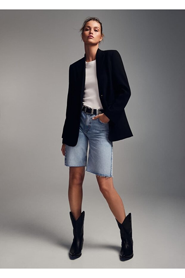 Paçaları Dikişsiz Denim Bermuda Şort - 5