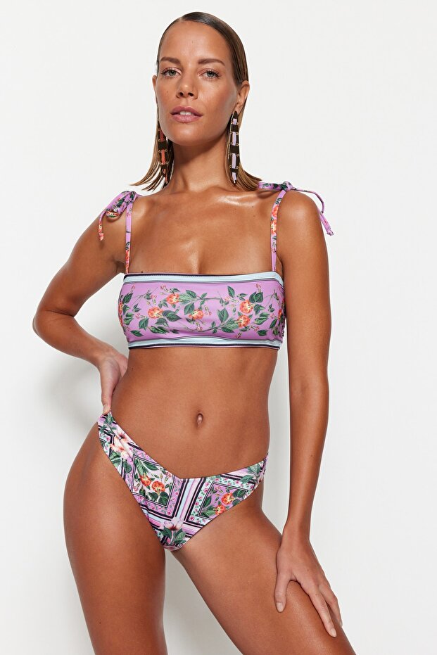 Çiçek Desenli V Kesim Normal Paça Bikini Altı TBESS23BA00220 - 1