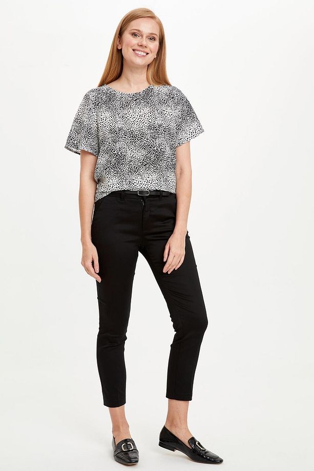 Regular Fit Leopar Desenli Kısa Kollu Bluz - 3