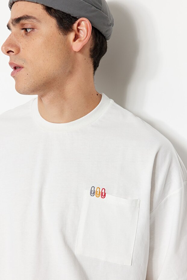 Ekru Oversize/Geniş Kesim Kısa Kol Minimal Nakış İşlemeli Cepli T-shirt TMNSS23TS00100 - 1