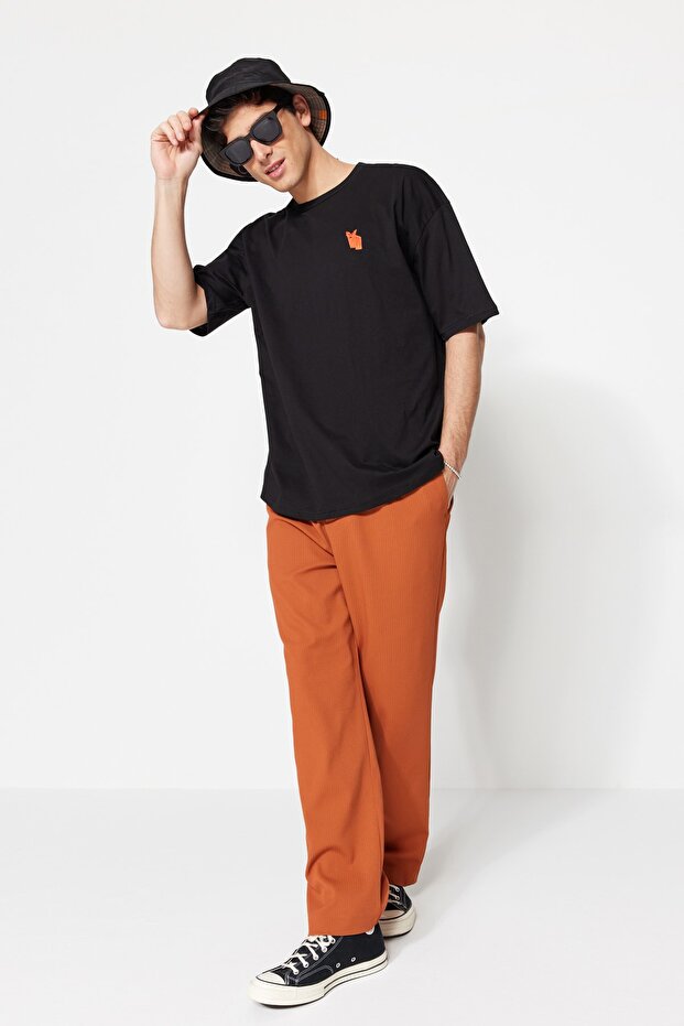 Siyah Oversize Bisiklet Yaka Kısa Kol Tilki Nakışlı %100 Pamuklu T-Shirt TMNSS23TS00182 - 4
