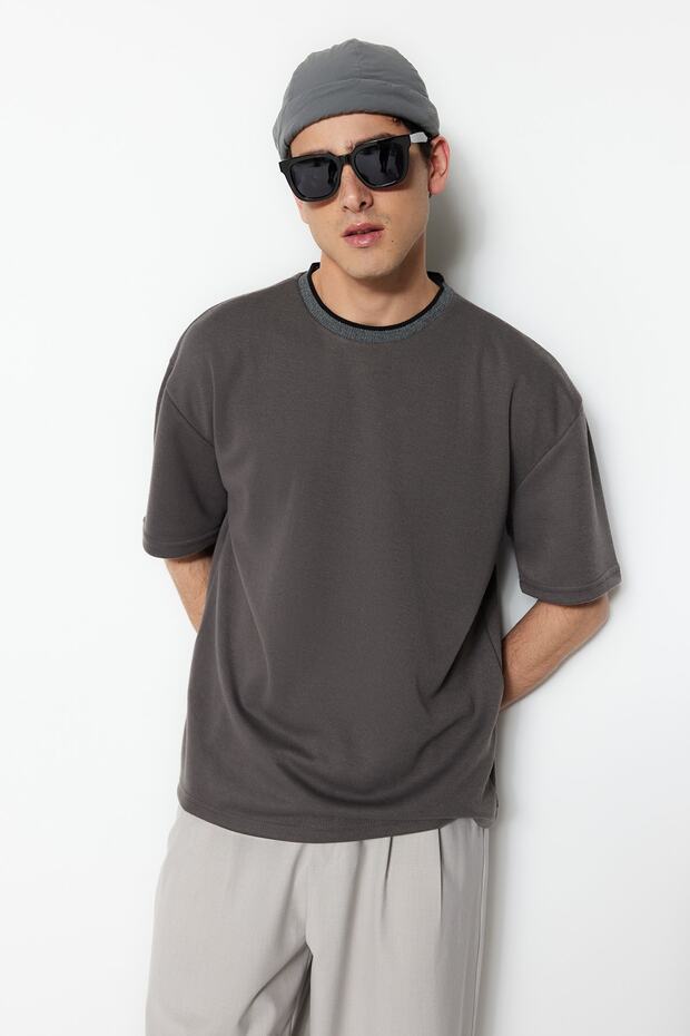 Antrasit Oversize/Geniş Kesim Triko Bantlı Dokulu Pike T-Shirt TMNSS23TS00079 - 1