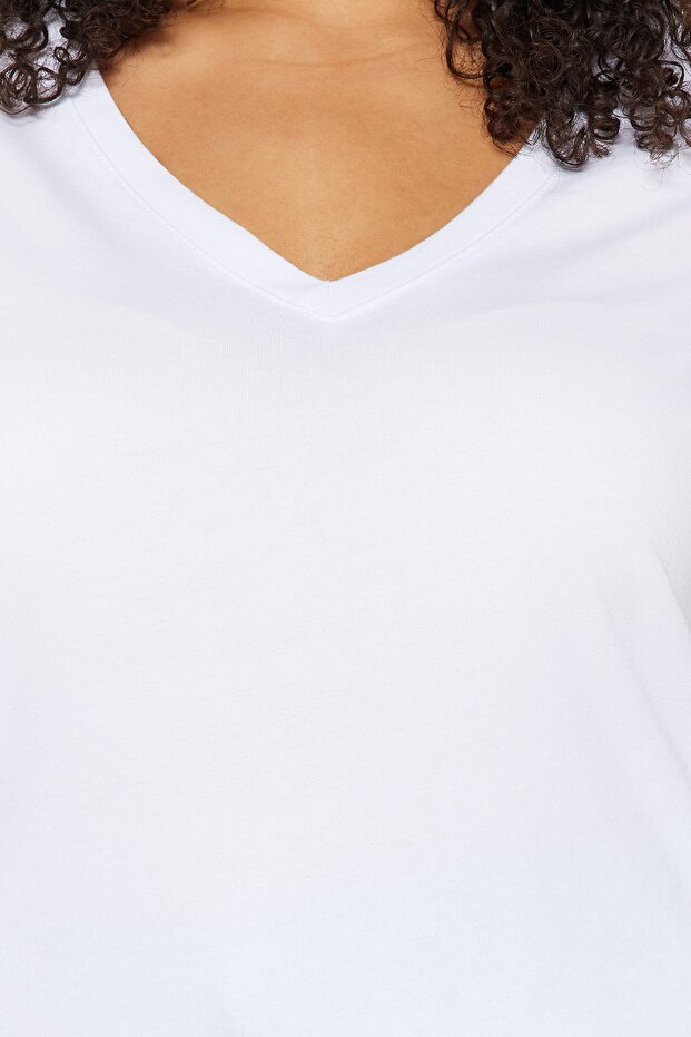 Beyaz V Yaka Basic %100 Pamuk Örme T-Shirt TBBSS22BF0028 - 3