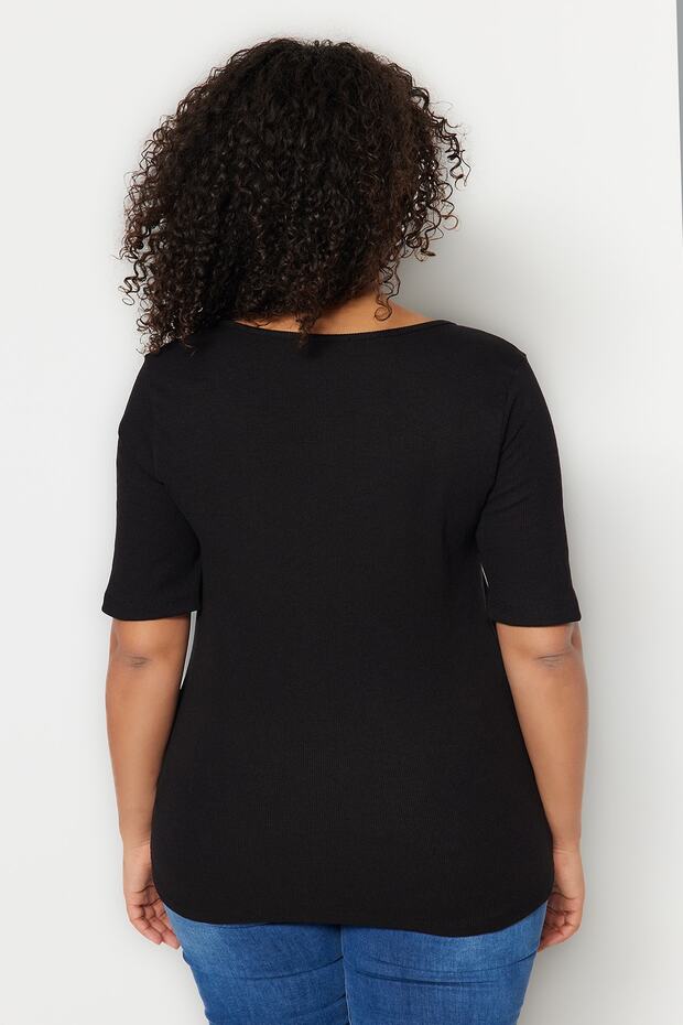 Siyah Fitted Kare Yaka Kaşkorse Örme Büyük Beden Basic T-Shirt TBBSS22BF0027 - 5