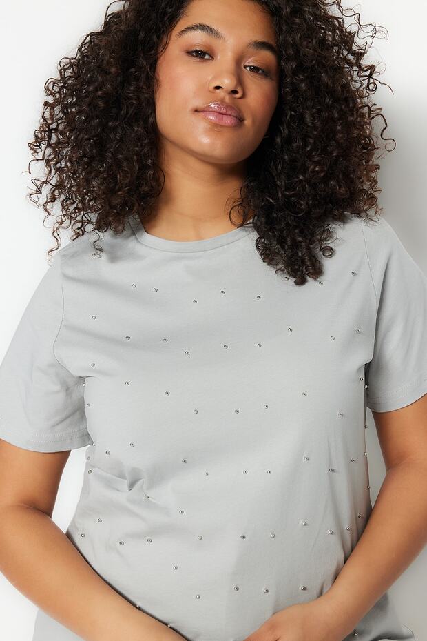 Gri Bisiklet Yaka Aksesuarlı %100 Pamuk Örme T-shirt TBBSS23BF00005 - 2