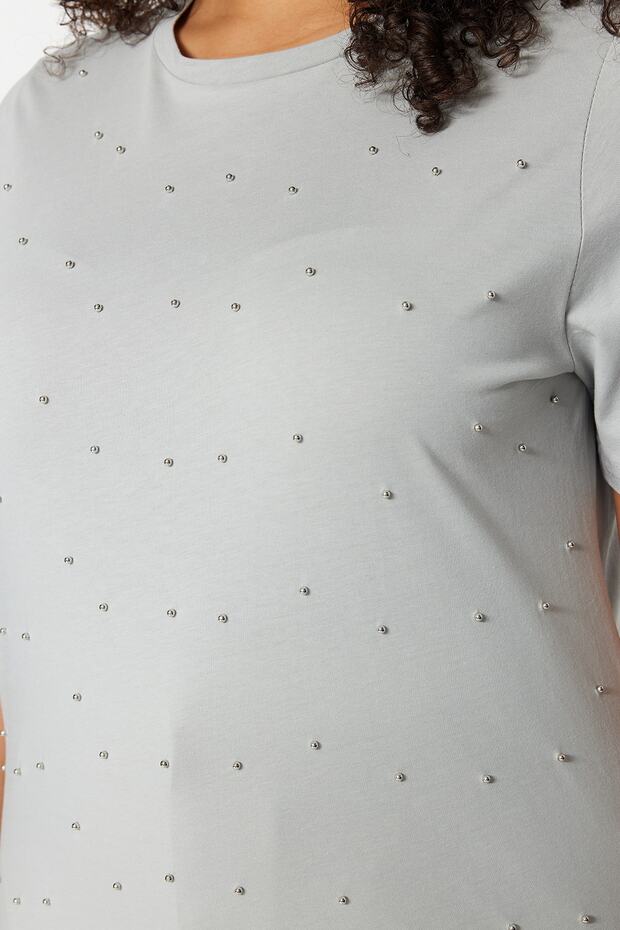 Gri Bisiklet Yaka Aksesuarlı %100 Pamuk Örme T-shirt TBBSS23BF00005 - 4