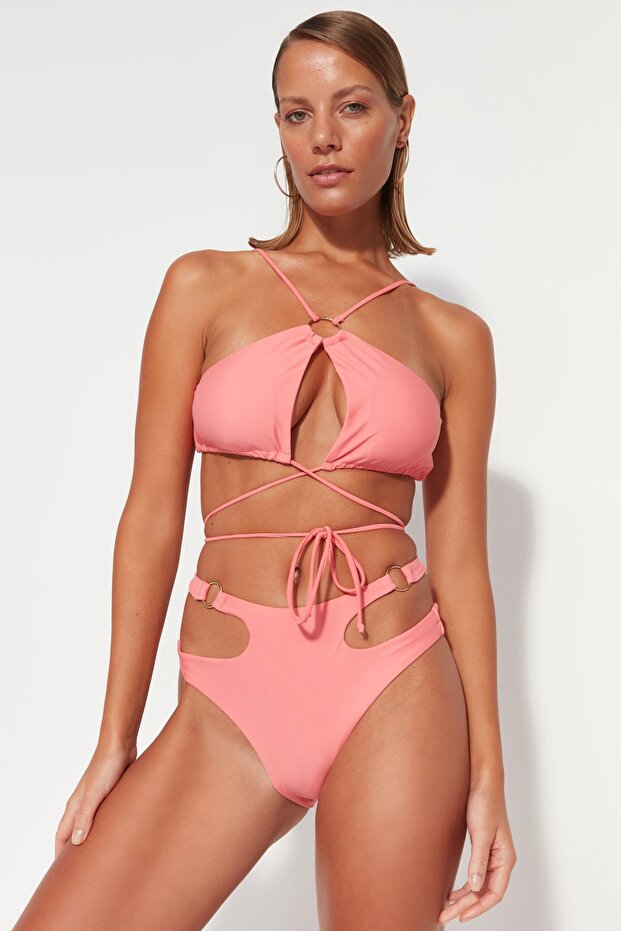 Pembe Halter Yaka Aksesuarlı Bikini Üstü TBESS23BU00016 - 1