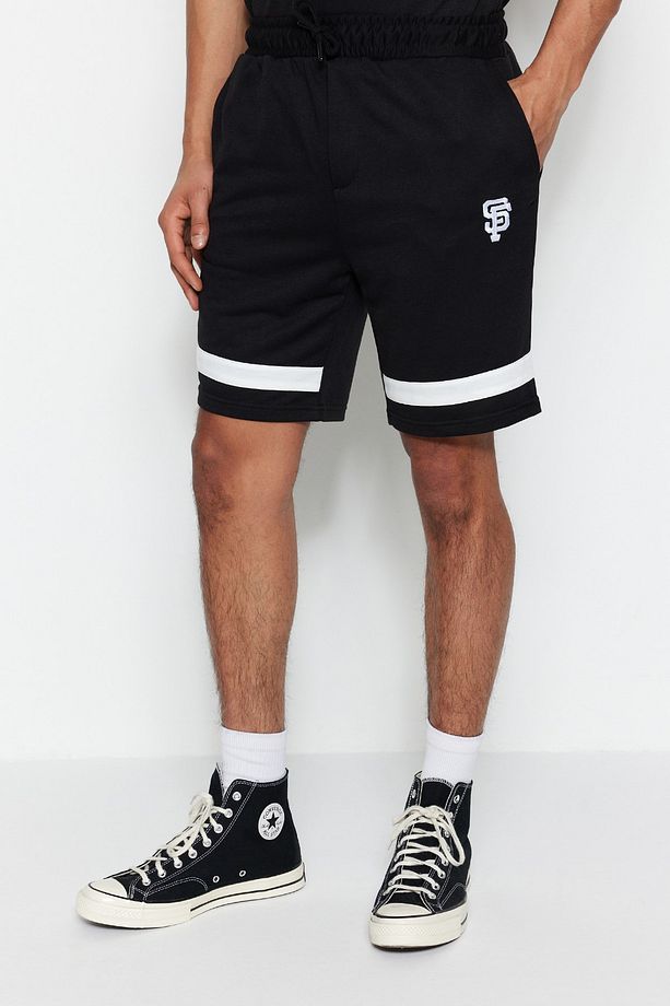 Siyah Eşofman Takımı Regular/Normal Kesim Nakışlı Kontrast Panelli T-Shirt/Şort TMNSS21EM0077 - 5