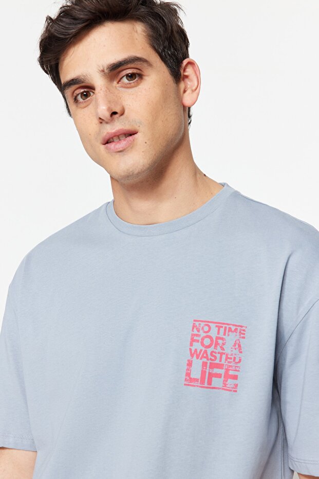 Gri Oversize/Geniş Kesim Bisiklet Yaka Yazı Baskılı %100 Pamuk T-Shirt TMNSS21TS1685 - 4