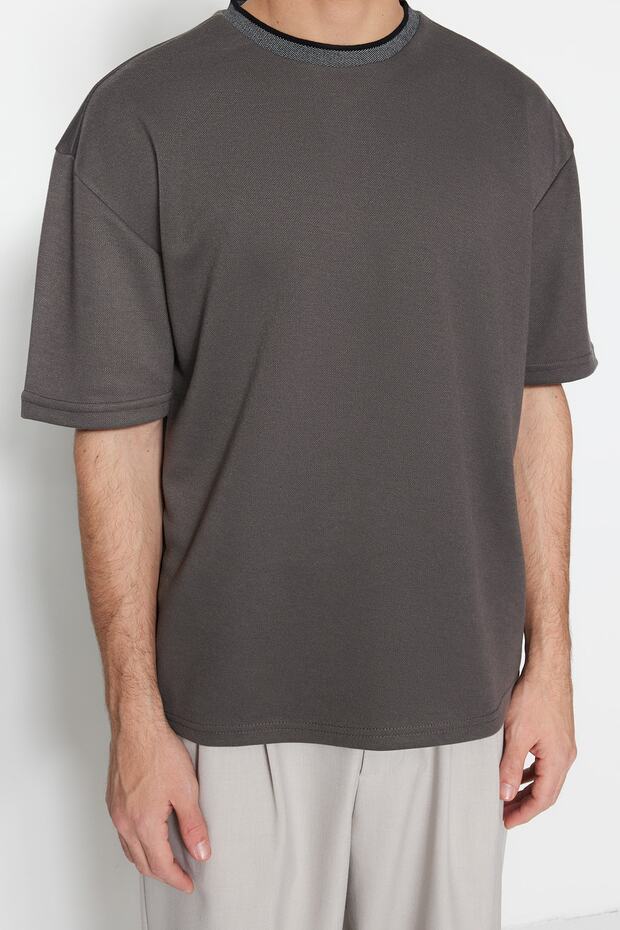 Antrasit Oversize/Geniş Kesim Triko Bantlı Dokulu Pike T-Shirt TMNSS23TS00079 - 4