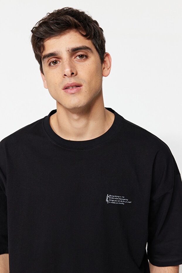 Siyah Oversize %100 Pamuklu Minimal Yazı Baskılı T-Shirt TMNSS23TS00084 - 3