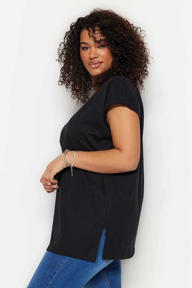 V-nyakú fekete Boyfriend póló - 100% pamut, hasított TBBSS22BF0036 - 4