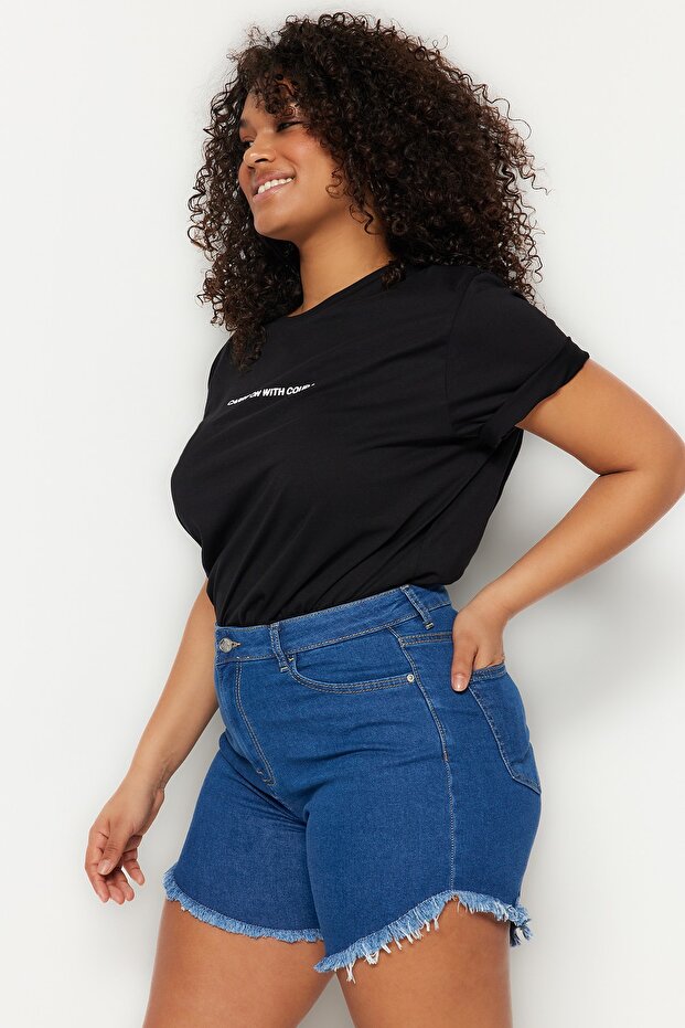 Koyu Mavi Paçası Püsküllü Esnek Skinny Fit Büyük Beden Denim Şort & Bermuda TBBSS23CJ00016 - 1