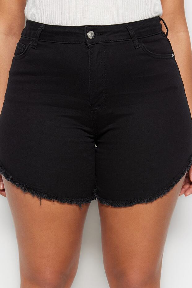 Siyah Paçası Püsküllü Esnek Skinny Fit Büyük Beden Denim Şort & Bermuda TBBSS23CJ00016 - 10