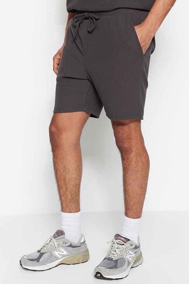 Basic Füme Regular/Normal Kesim Orta Boy Bağcıklı Dokulu Kırışmaz Ottoman Şort TMNSS23SR00039 - 1