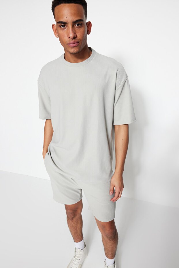 Basic Gri Oversize/Geniş Kesim Dokulu Kırışmaz Ottoman T-Shirt TMNSS23TS00081 - 4