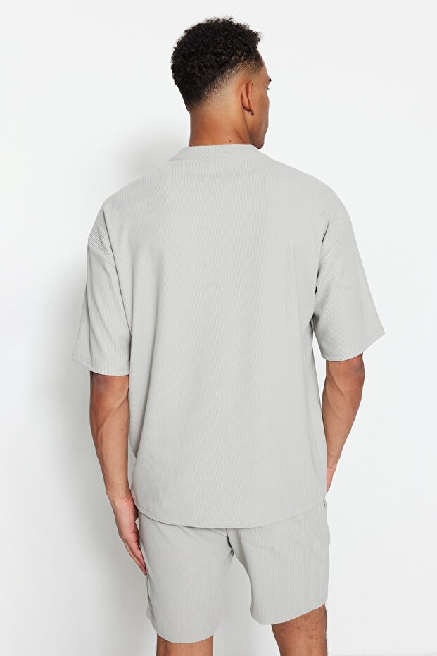 Basic Gri Oversize/Geniş Kesim Dokulu Kırışmaz Ottoman T-Shirt TMNSS23TS00081 - 3