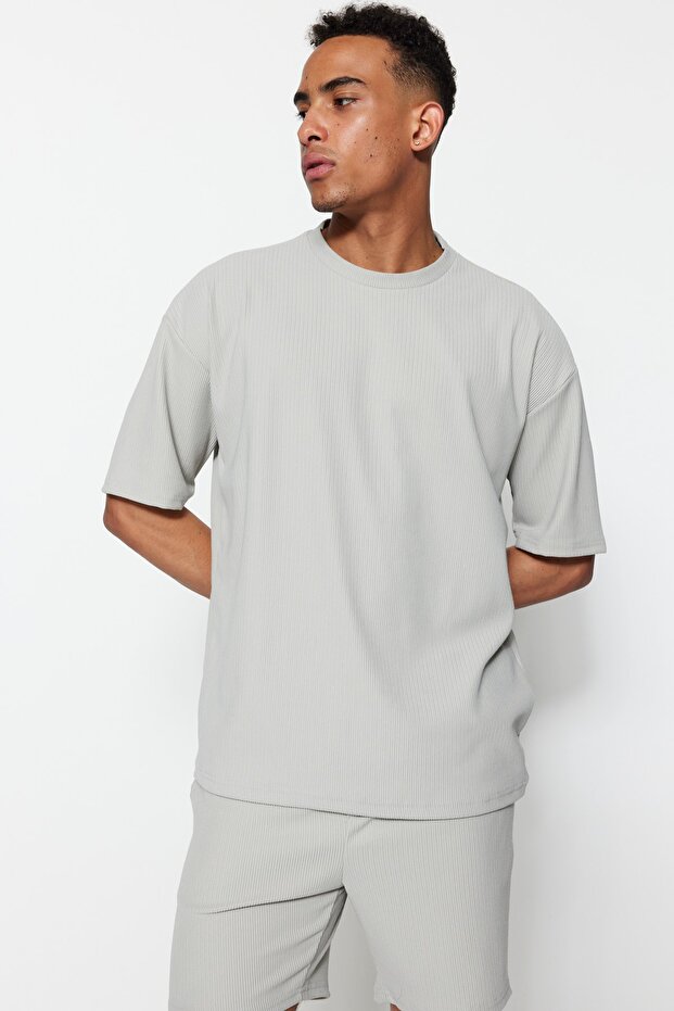 Basic Gri Oversize/Geniş Kesim Dokulu Kırışmaz Ottoman T-Shirt TMNSS23TS00081 - 5