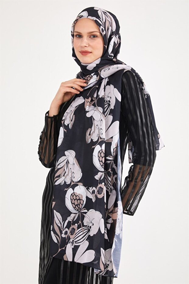 Hydrangea Shawl Black Mink - 5