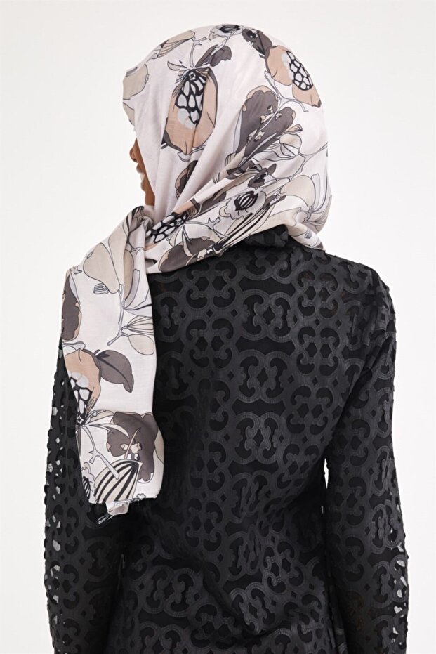 Hydrangea Shawl Ecru - 5