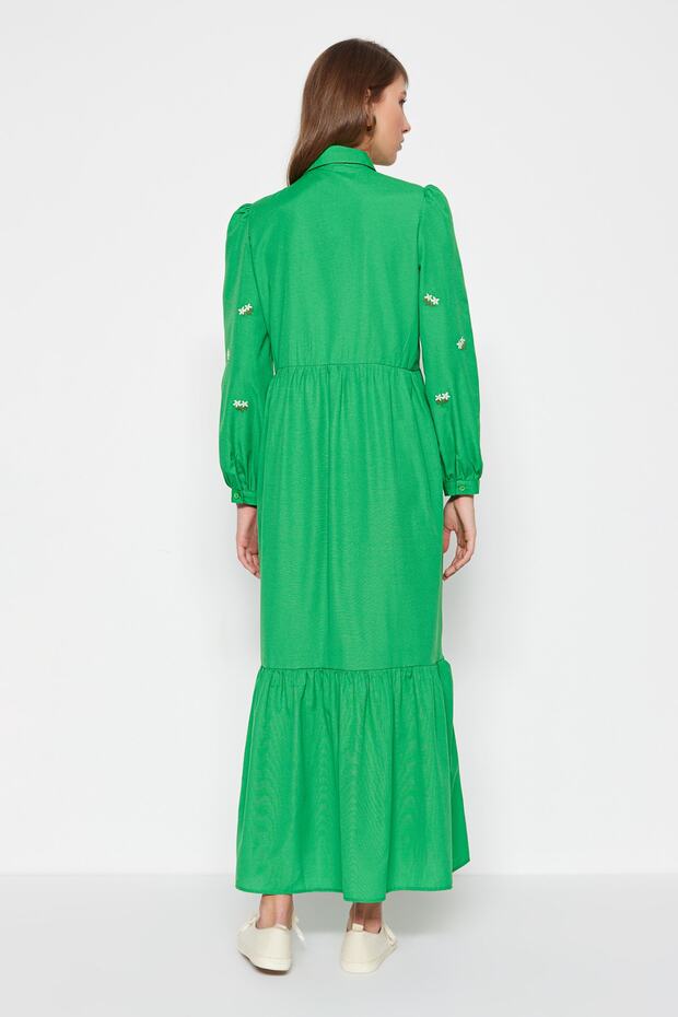 Grünes, gewebtes Baumwollkleid mit halber Knopfleiste und Stickereidetail TCTSS23EB00150 - 7
