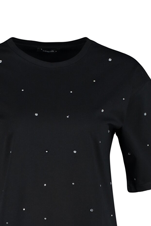 Legénységi nyakú, széles kivágású fekete kő részletes póló - TWOSS23TS00153 - 8