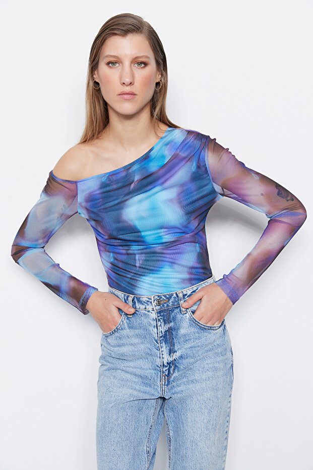 Mavi Desenli Tül Sırtı Transparan Fitted/Vücuda Oturan Esnek Çıtçıtlı Örme Body TWOSS23BD00024 - 2
