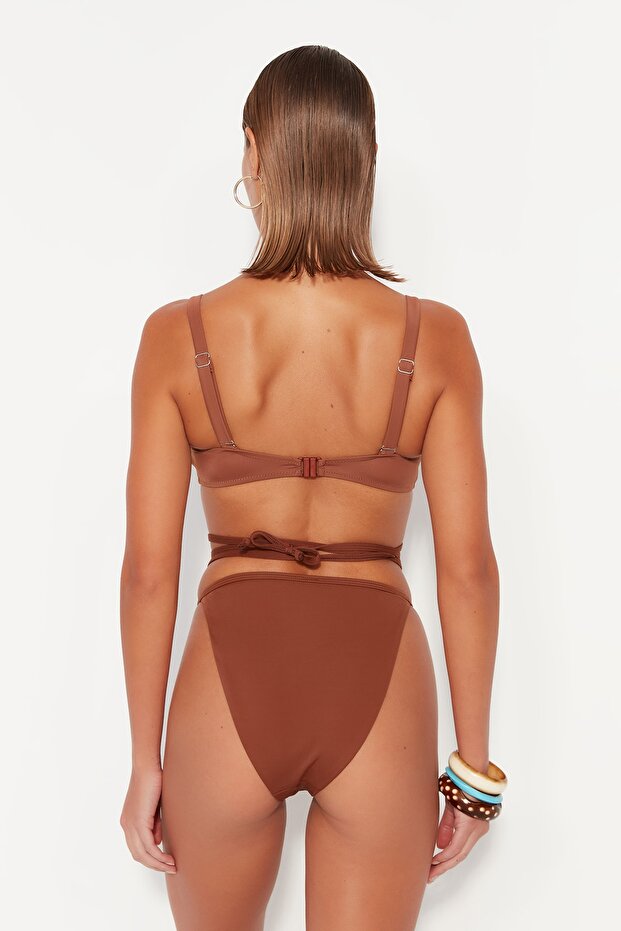 Ekru Aksesuarlı High Leg Bikini Altı TBESS23BA00179 - 6