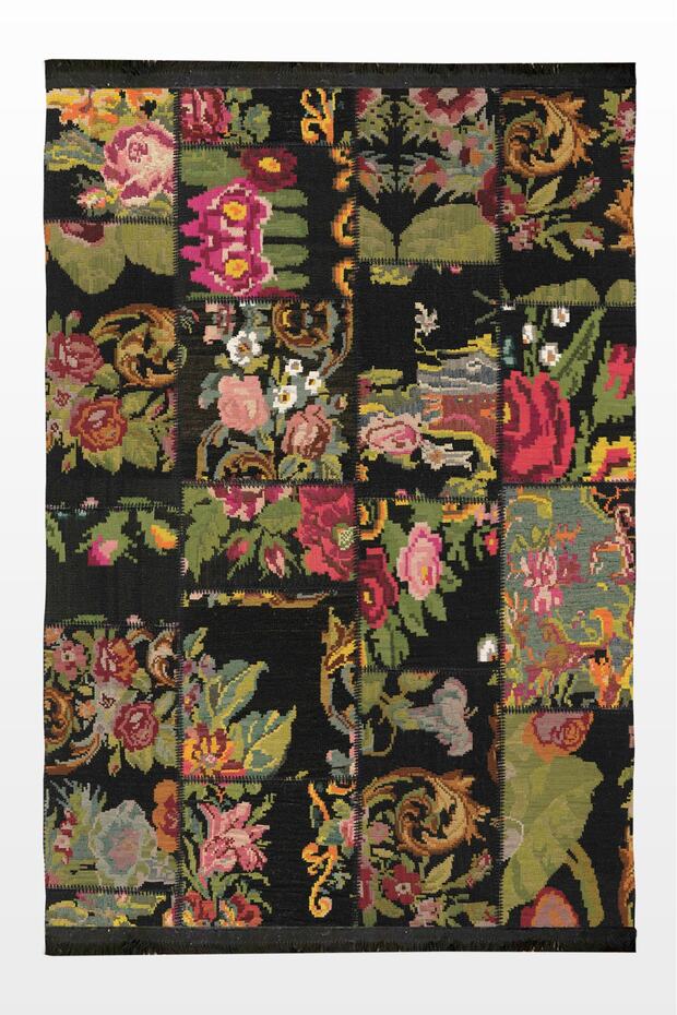 Mira Blackbog Patterned Woven Base Carpet